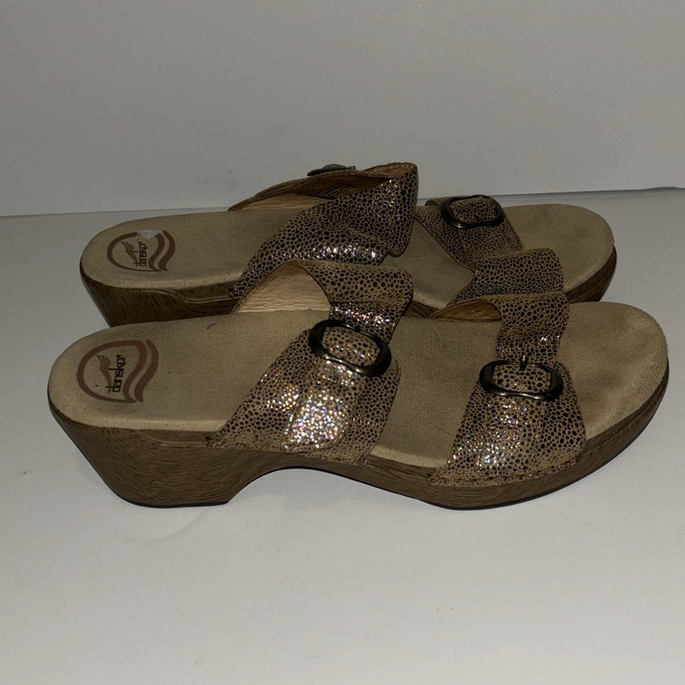 Dansko Shoes | Dansko Sophie
Metallic Tan Pebbled Leather... - Picture 3 of 7